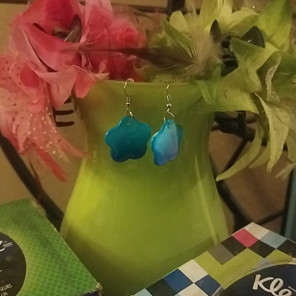 Bright blue flower fashion earings